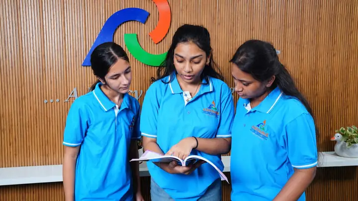 Adhyapak students studying together
